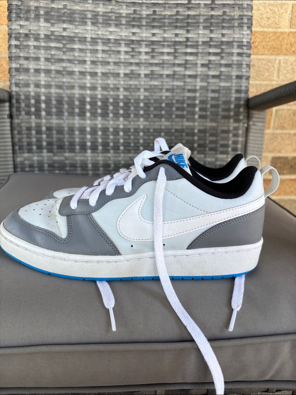 Nike  Low-Top Grey, White & Blue Sneakers